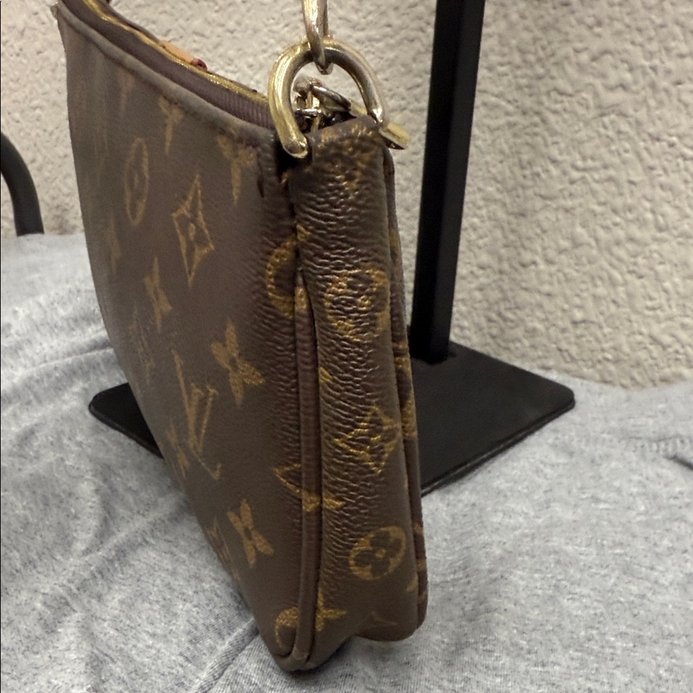 source Unknown Monogram Brown Pochette Chain Wris… - image 8